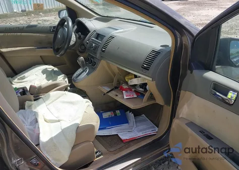 2008 Nissan Sentra 2.0S z USA, uszkodzony, nr VIN 3N1AB61E68L670679